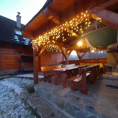 Drevenica Deni Villa Osturna ภายนอก รูปภาพ
