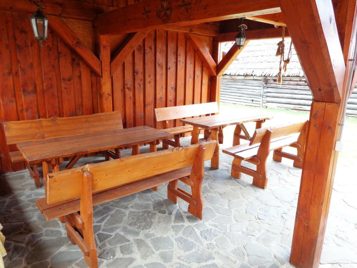 Drevenica Deni Villa Osturna ภายนอก รูปภาพ