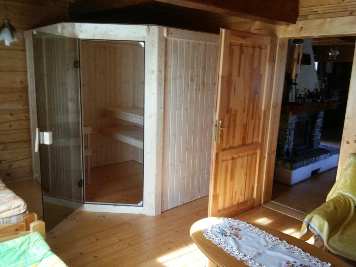 Drevenica Deni Villa Osturna ภายนอก รูปภาพ